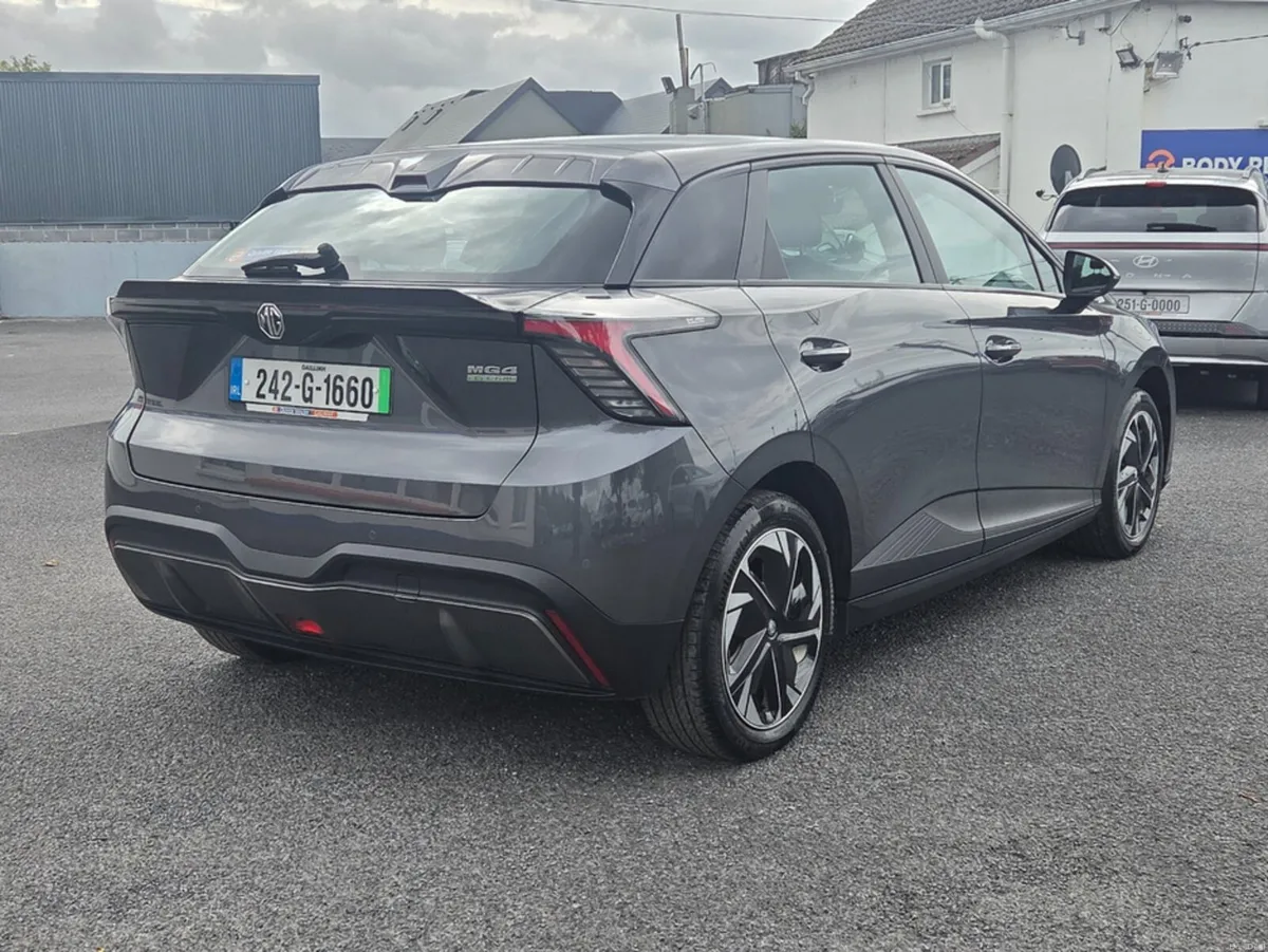 MG MG4 LR - EXCITE 64KWH 5DR - Image 4