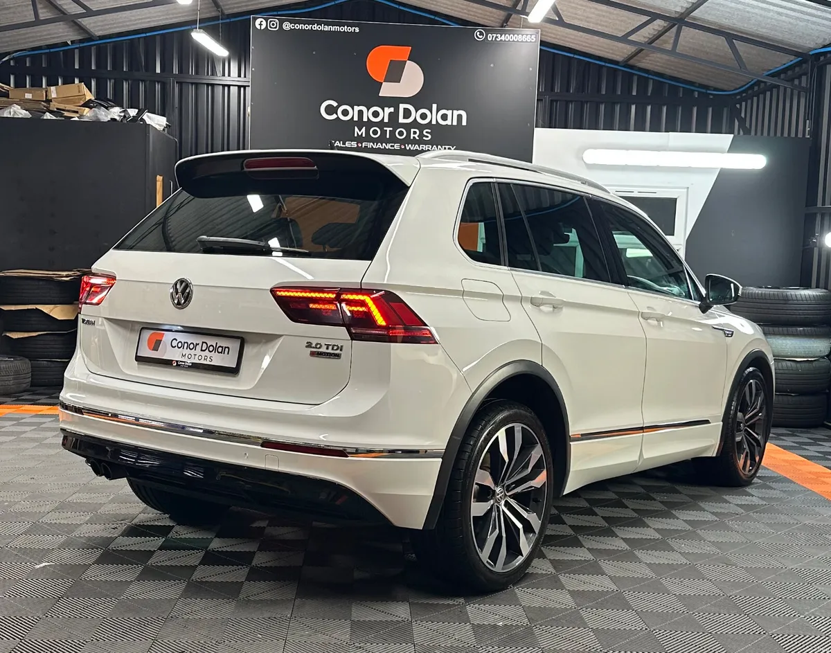 Volkswagen Tiguan R Line 4Motion - Image 6