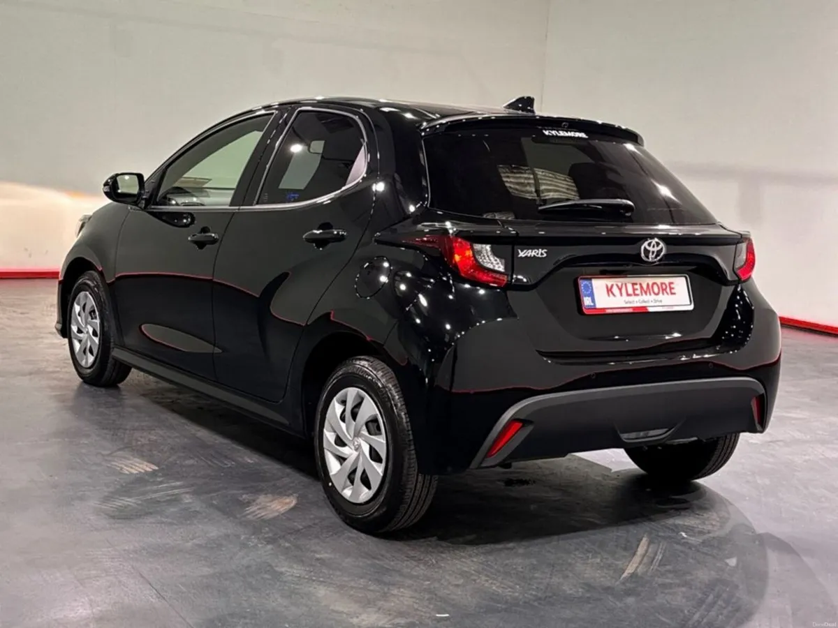 Toyota Yaris ONLY 50KM! 1.0L PETROL AUTOMATIC - RE - Image 5
