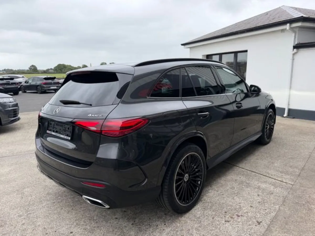 Mercedes-Benz GLC GLC 300 E 4MATIC URBAN EDITION - Image 4