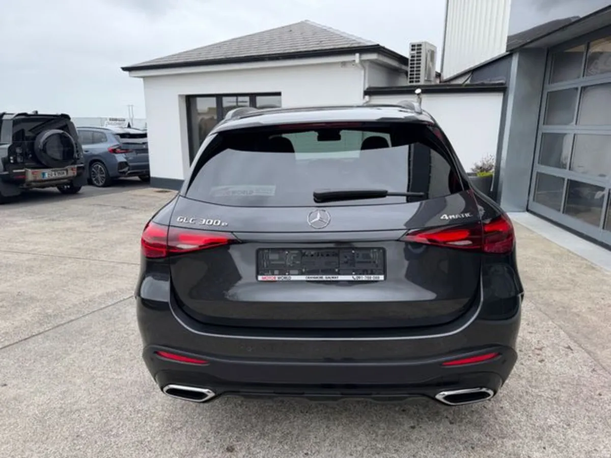 Mercedes-Benz GLC GLC 300 E 4MATIC URBAN EDITION - Image 3
