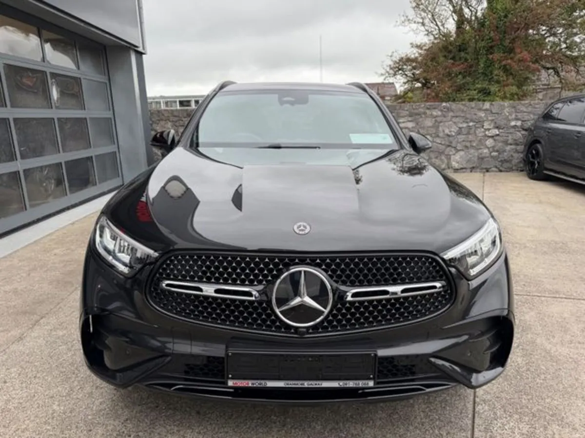 Mercedes-Benz GLC GLC 300 E 4MATIC URBAN EDITION - Image 6