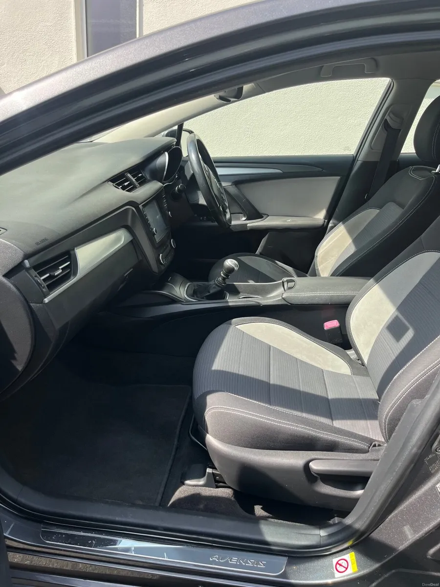 Toyota Avensis Business Edition 2016 - Image 5