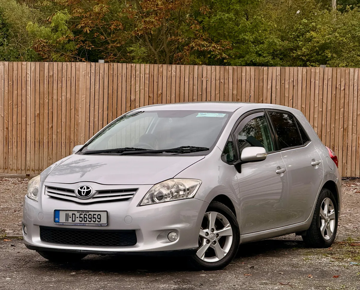 Toyota Auris 2011 1.4 D-4D DPF Sport Automatic - Image 1