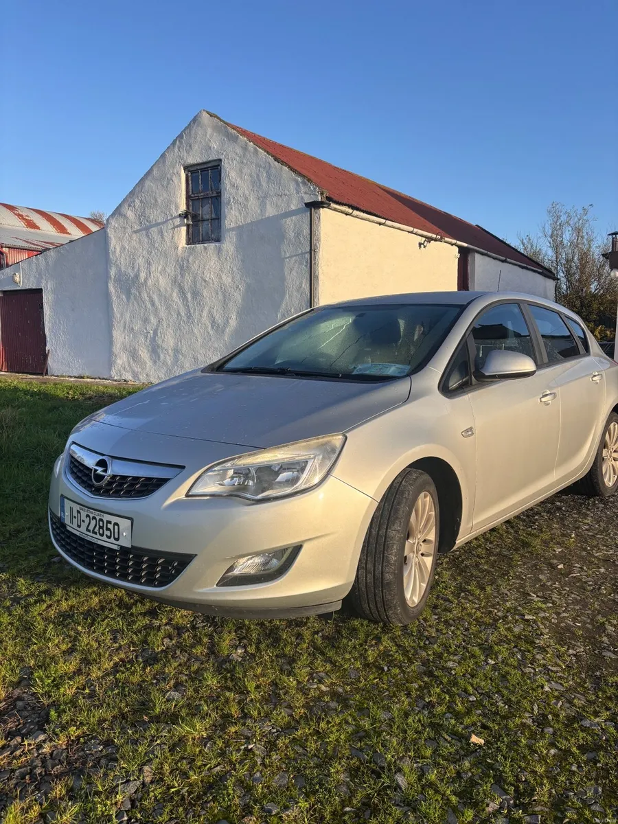Opel Astra 2011 - Image 3