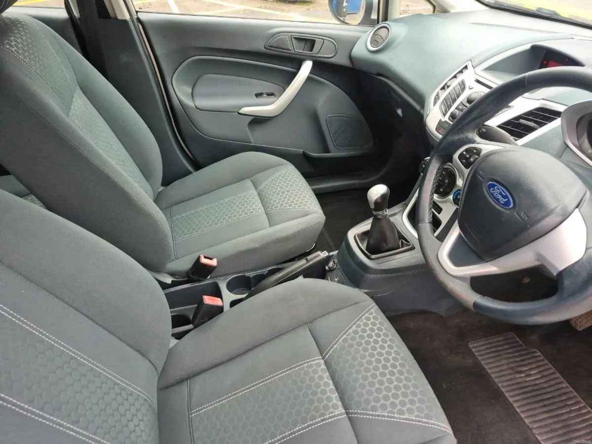 Ford fiesta - Image 6