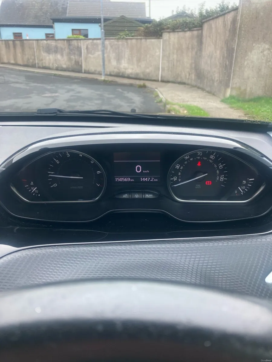 Peugeot 2008 active - Image 5