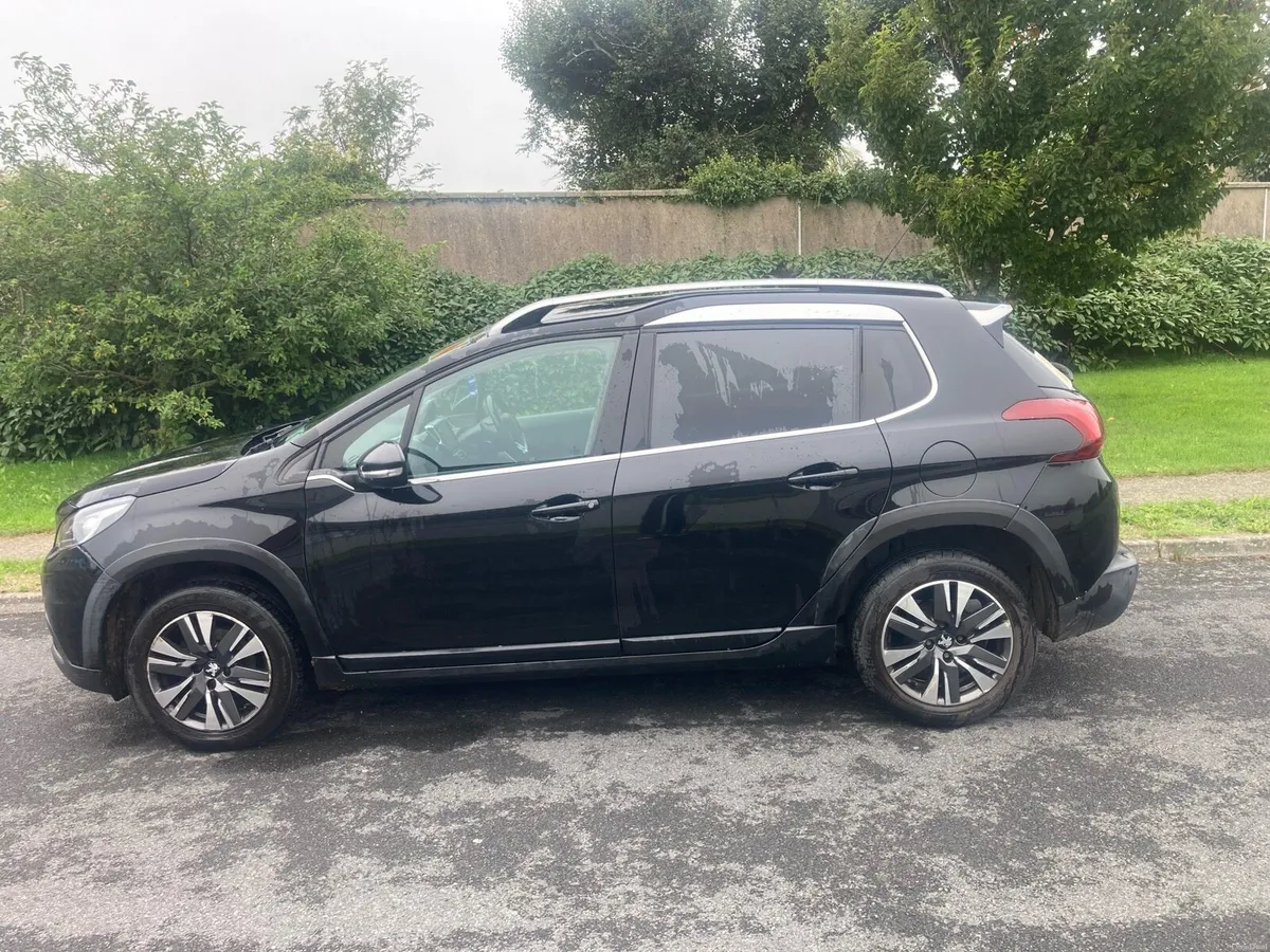 Peugeot 2008 active - Image 2