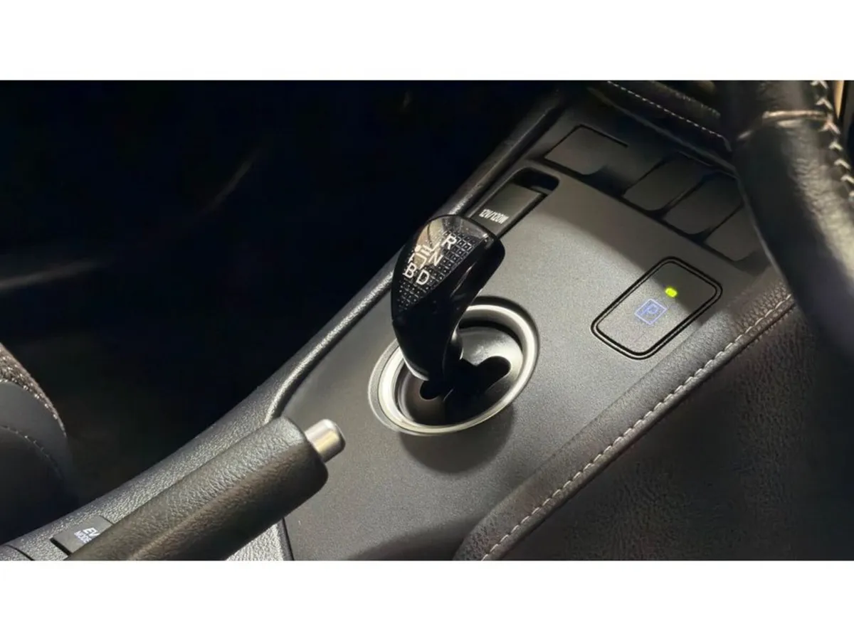 Toyota Auris HYBRID - Image 4