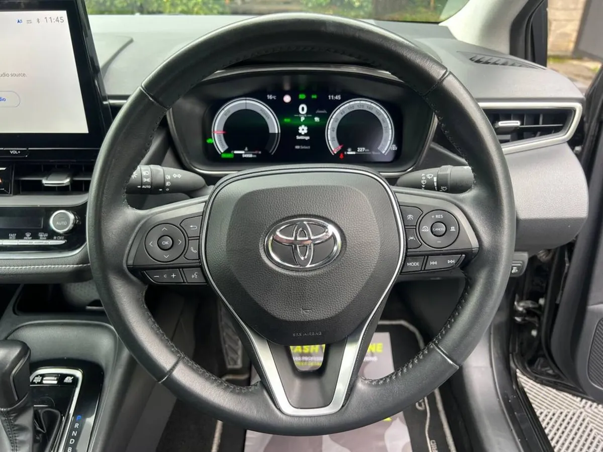 Toyota Corolla LUNA 1.8 HYBRID AUTO // DIGITAL CLU - Image 4