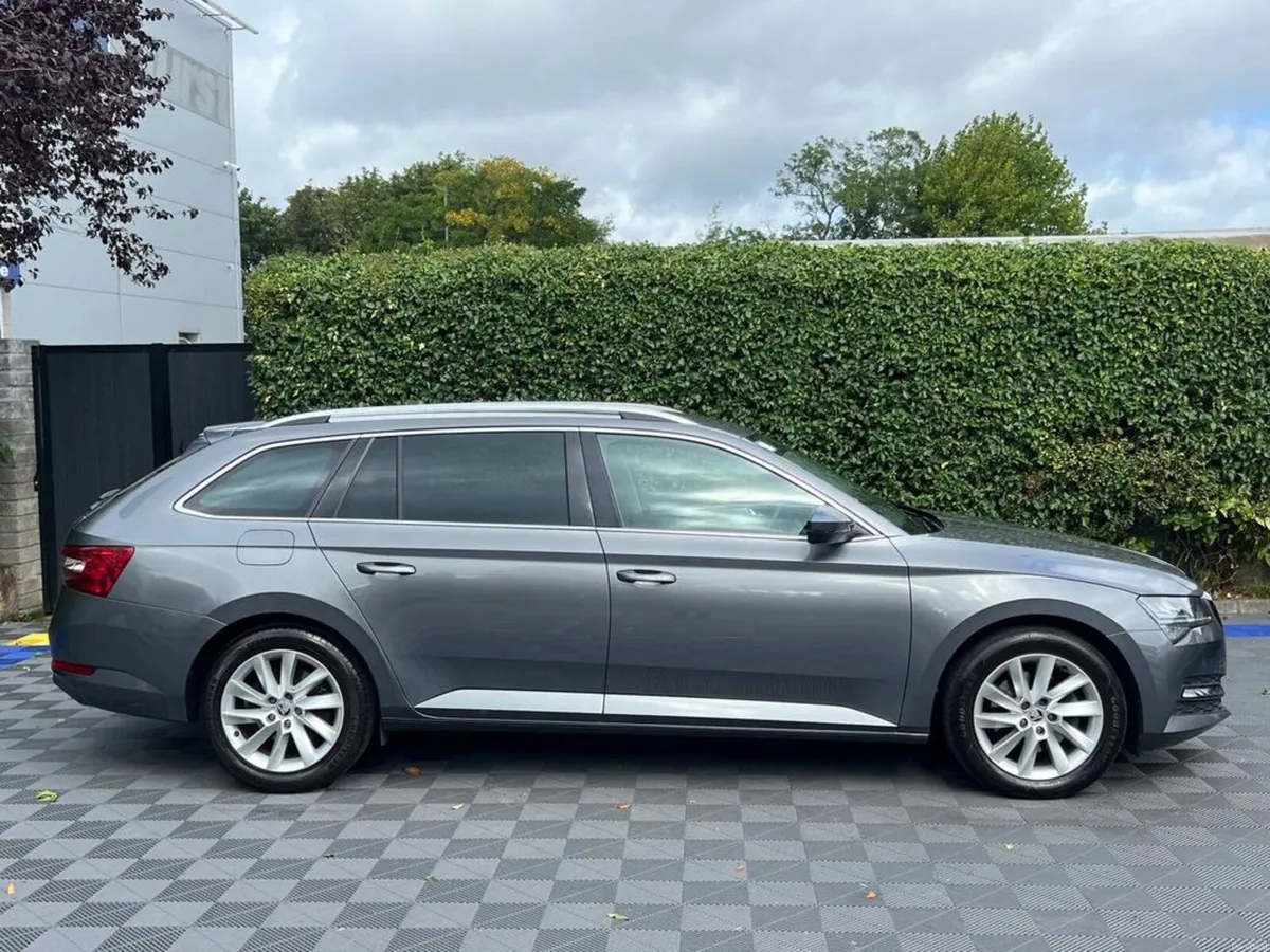 Skoda Superb AMBITION ESTATE 2.0 TDI // - Image 2