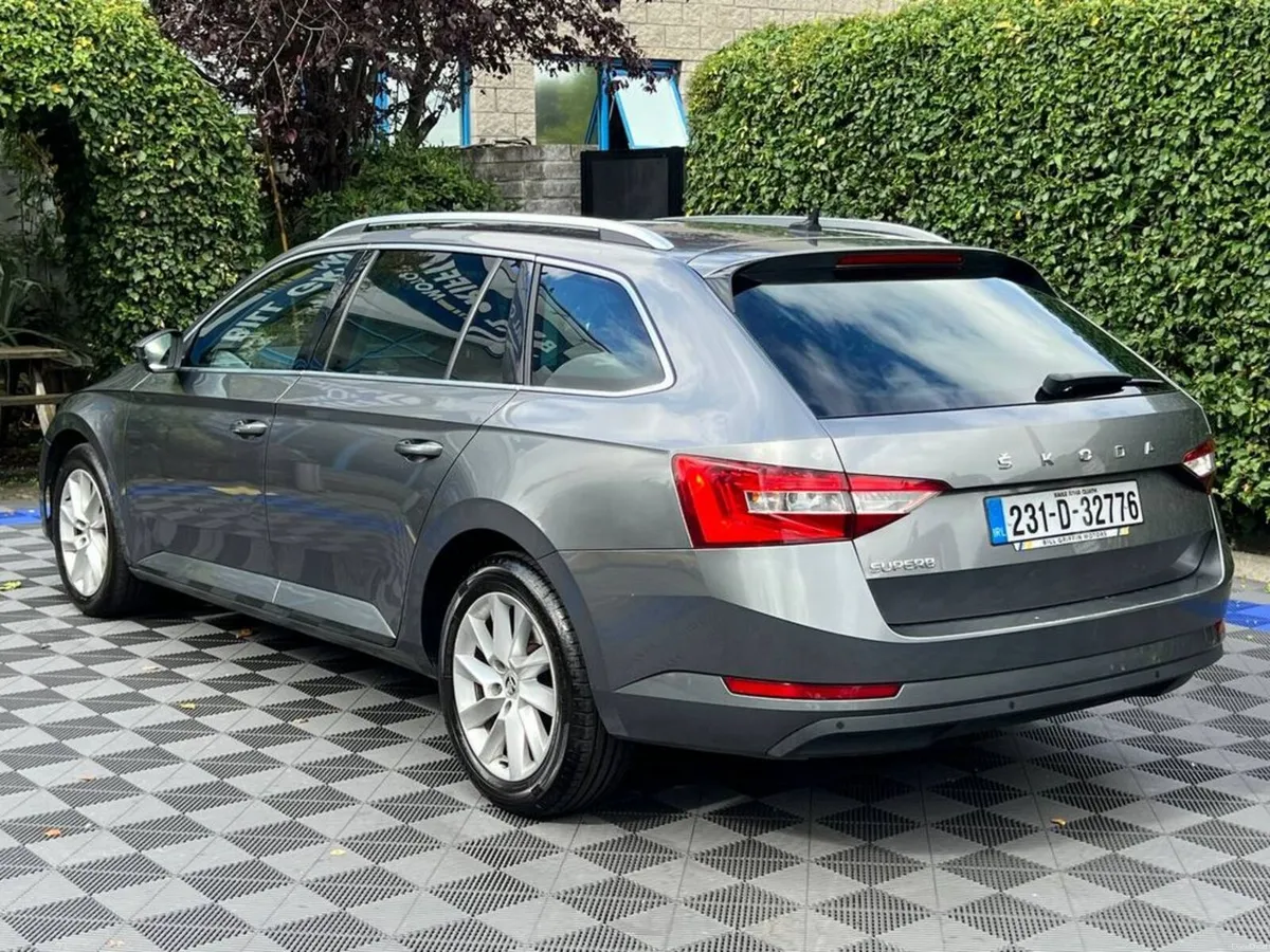 Skoda Superb AMBITION ESTATE 2.0 TDI // - Image 5