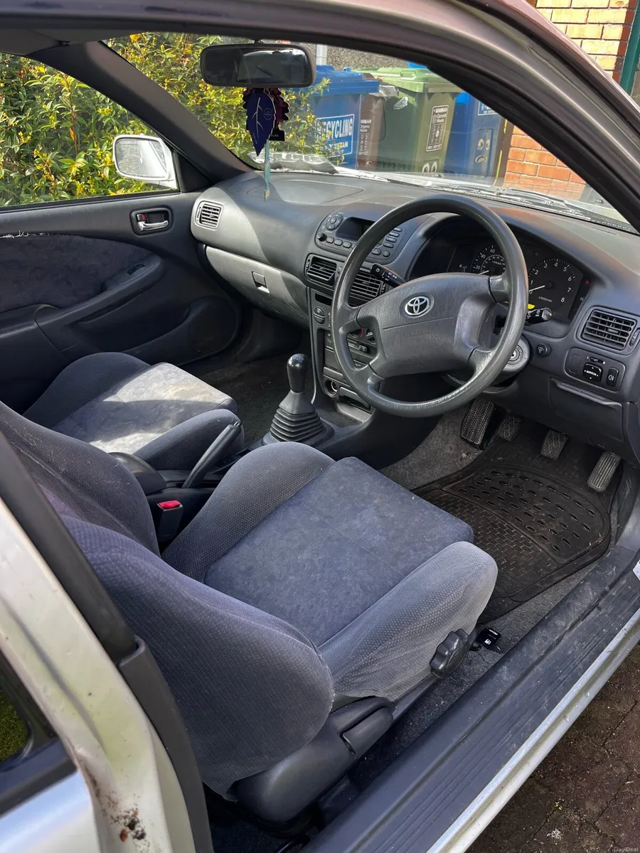 E11 Toyota Corolla - Image 6