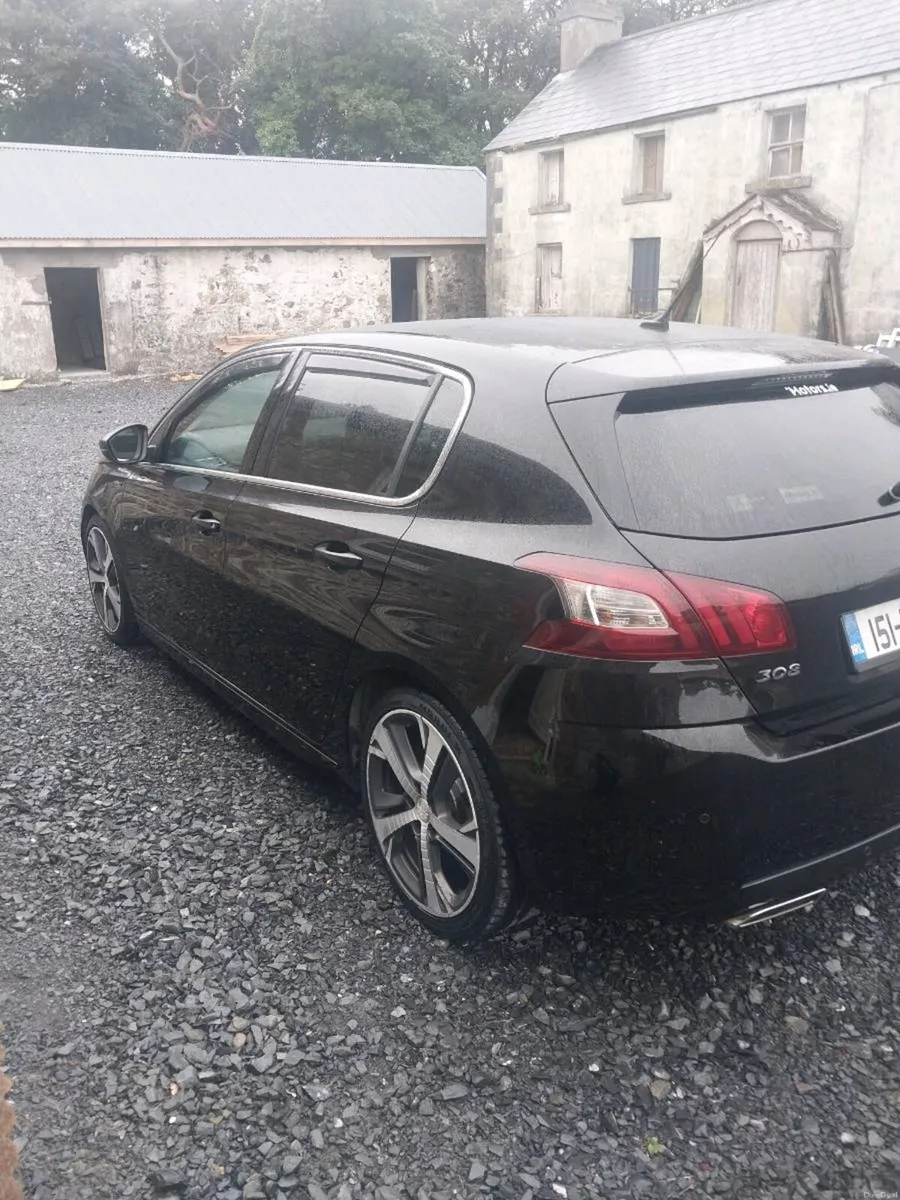 Car - Image 3