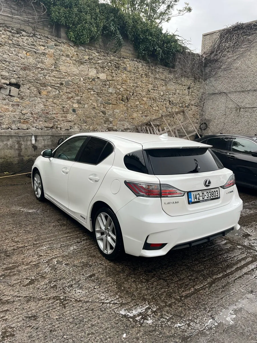 2014 Lexus CT200H - Image 5
