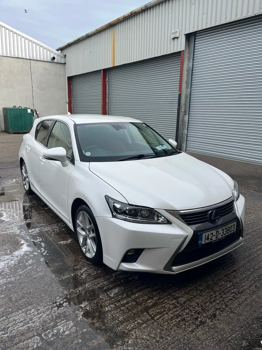 2014 Lexus CT200H - Image 1