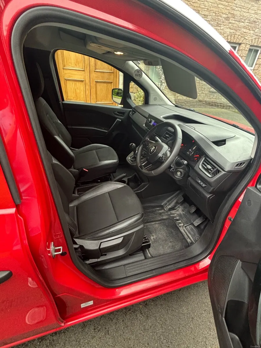 2023 Renault Kangoo - Image 5