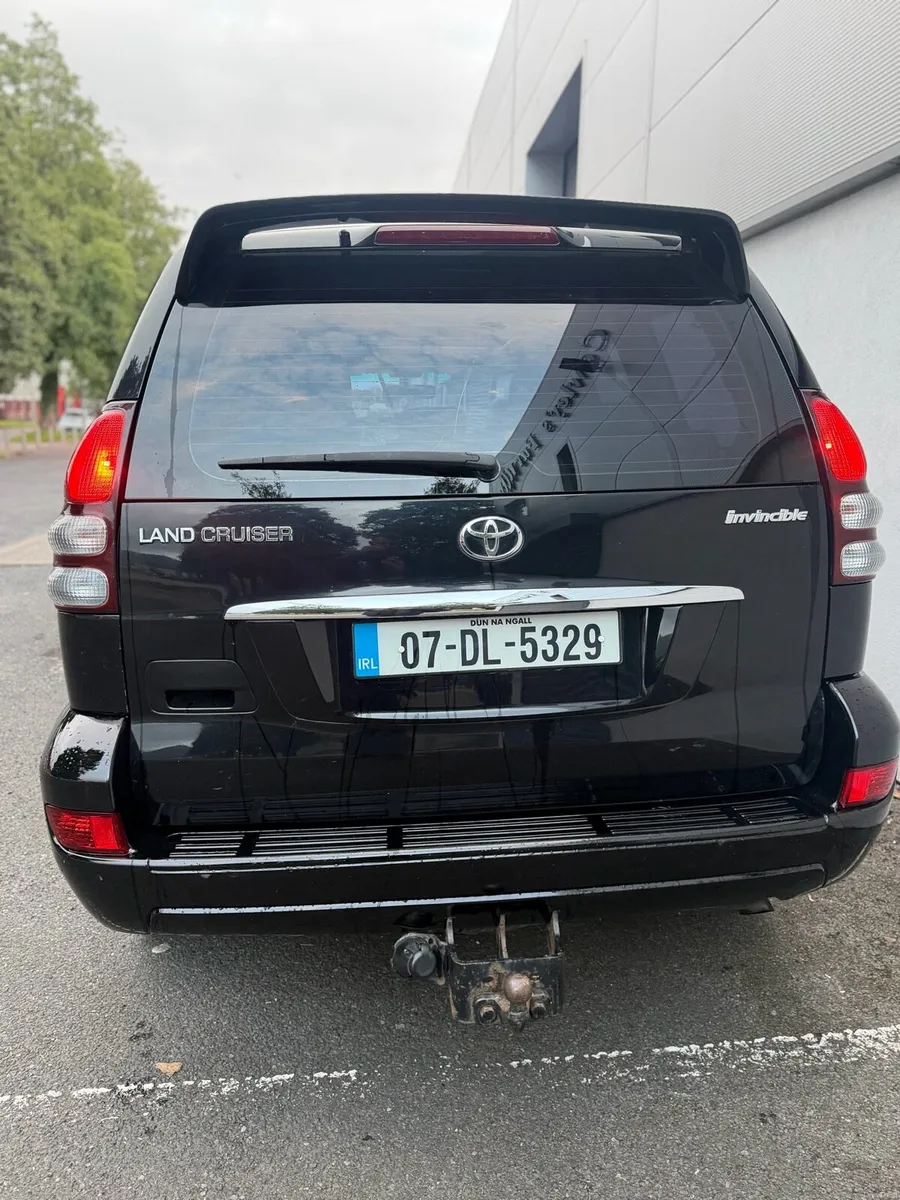 2007 Land Cruiser LC5 invincible 7 seat Auto - Image 3