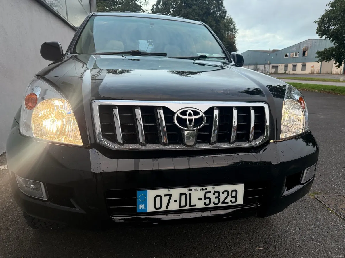 2007 Land Cruiser LC5 invincible 7 seat Auto - Image 4