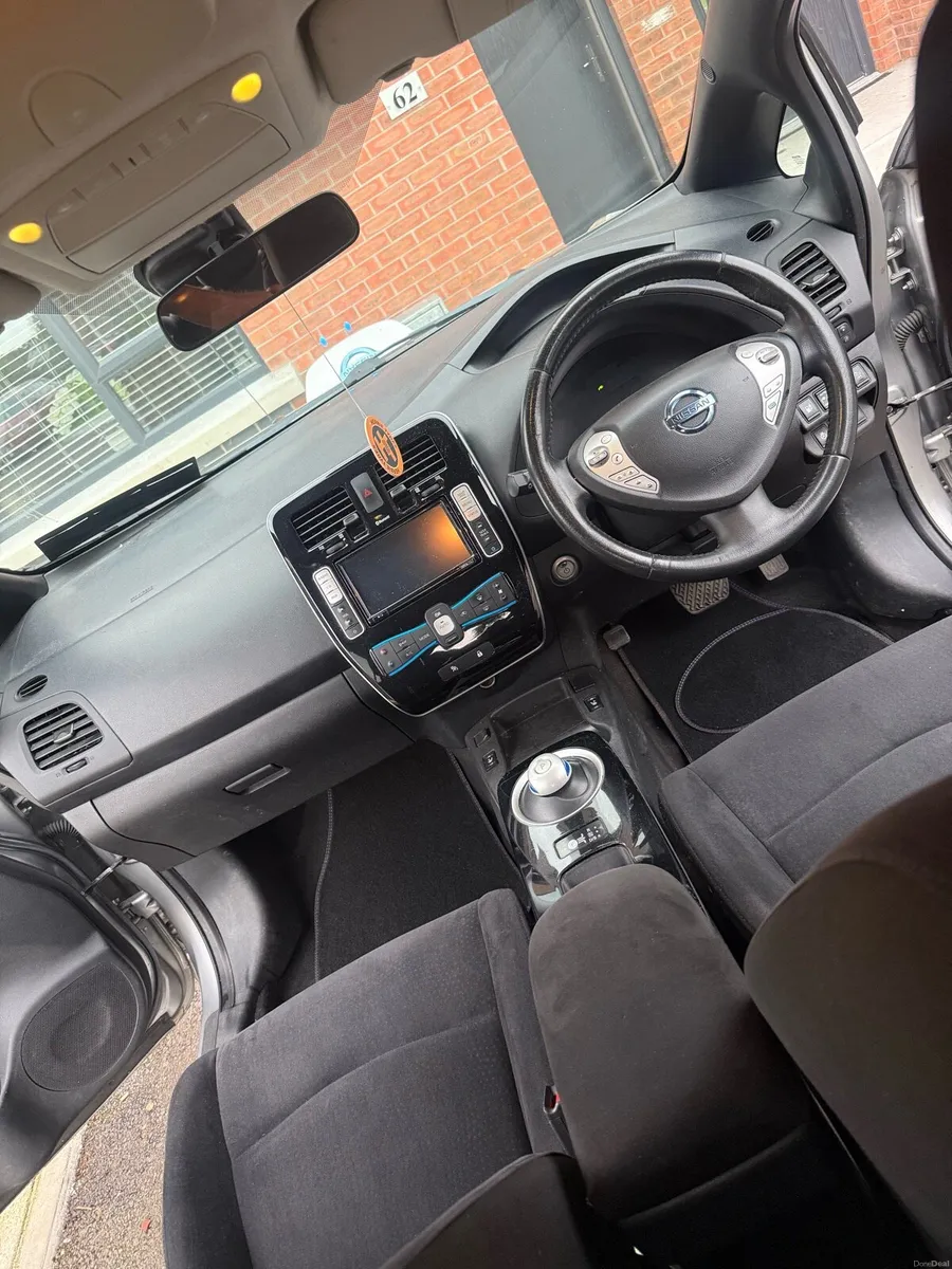 2017 Nissan leaf - Image 5