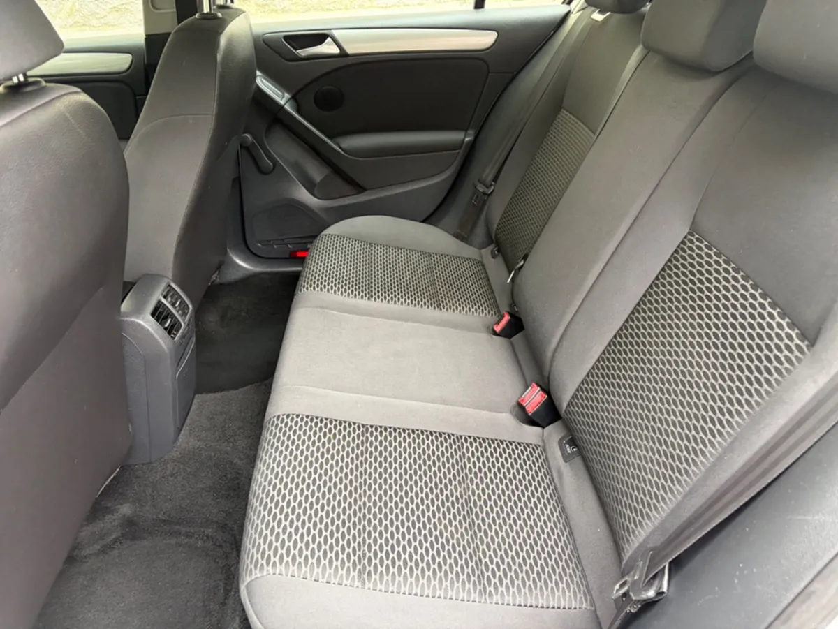 Volkswagen Golf TRENDLINE 1.2 TSI MANUAL 5SPEED 85 - Image 5
