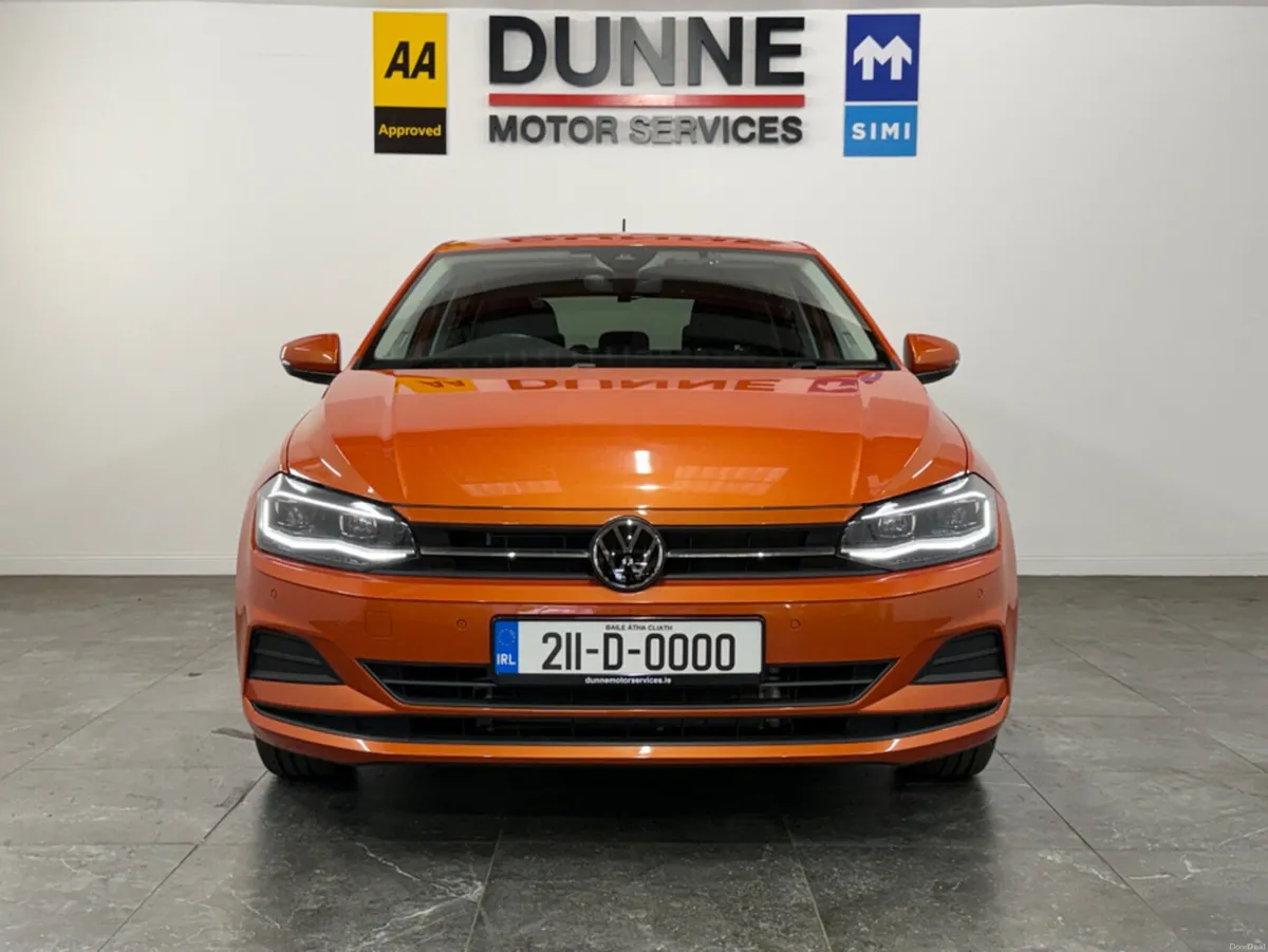 Volkswagen Polo **COMFORT-LINE**AUTO**TINY MILEAGE - Image 3