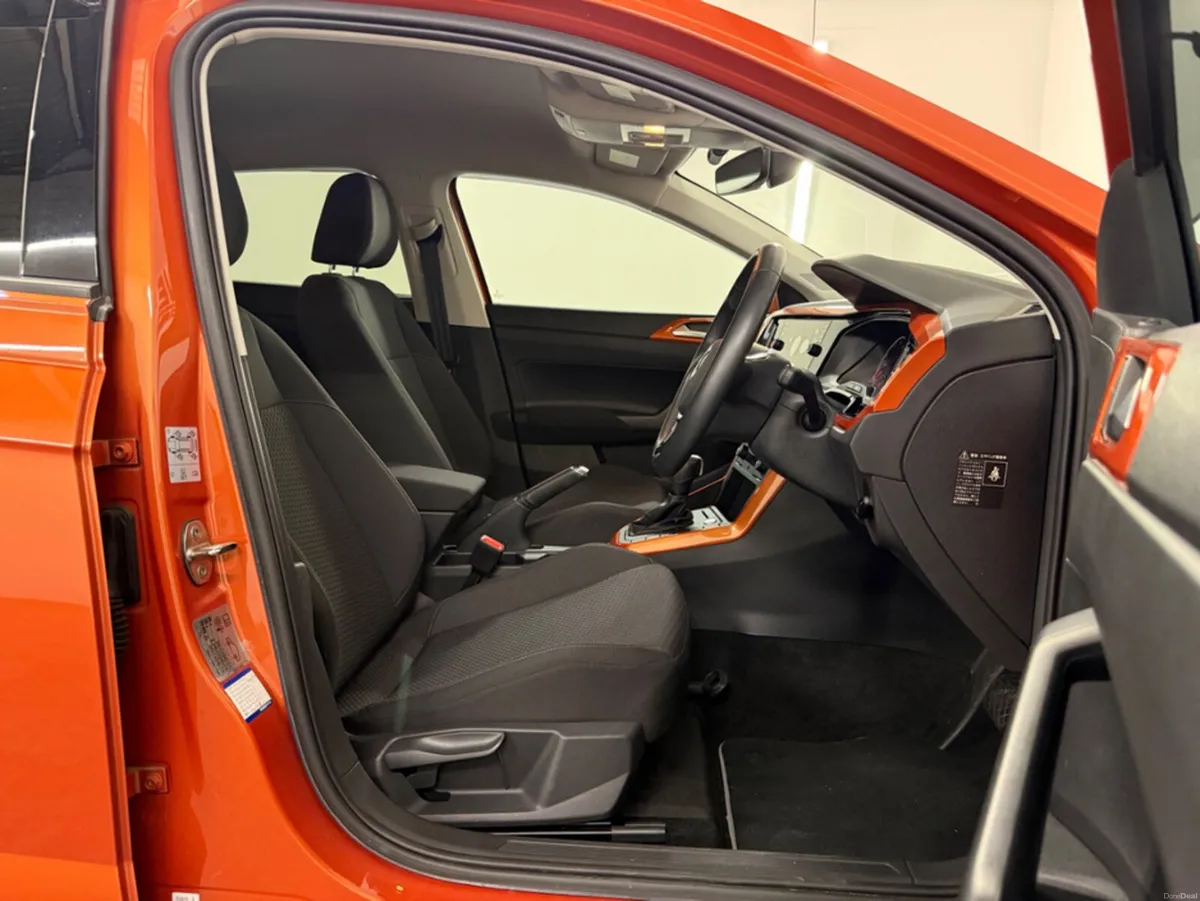 Volkswagen Polo **COMFORT-LINE**AUTO**TINY MILEAGE - Image 5