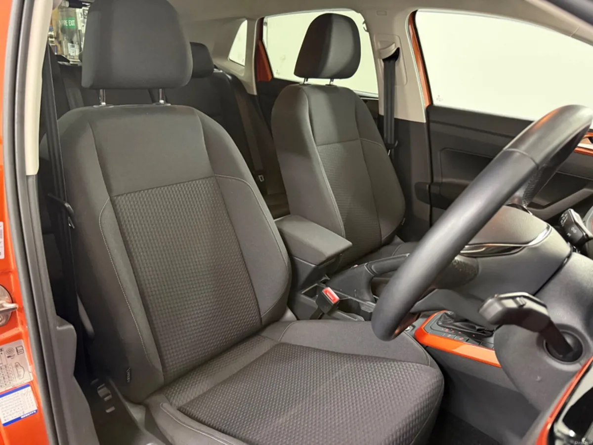 Volkswagen Polo **COMFORT-LINE**AUTO**TINY MILEAGE - Image 6