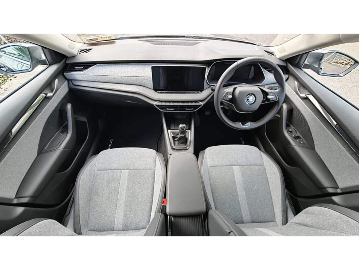 Skoda Octavia HEATED SEATS - HEATED STEERING WHEEL - Image 6