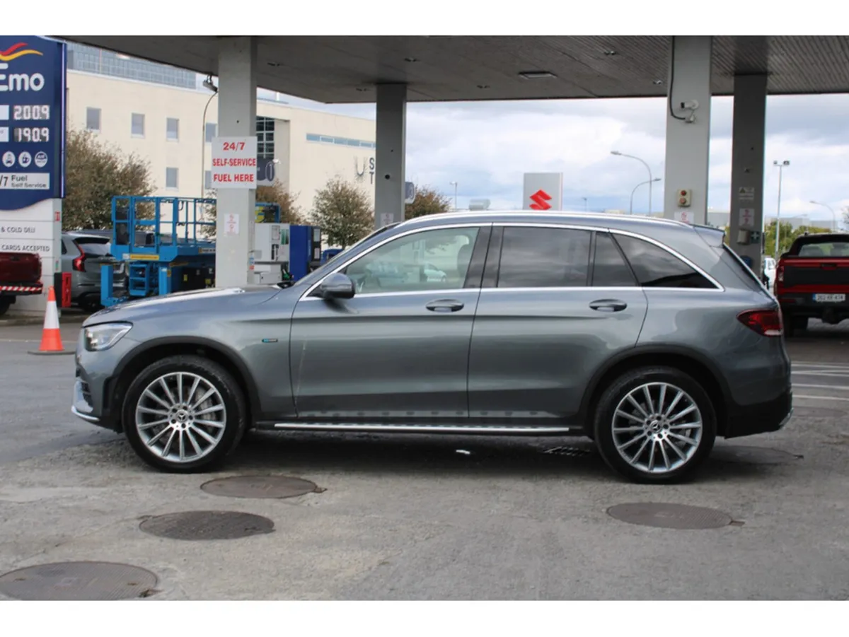 Mercedes-Benz GLC 300 DE AMG LINE PREMIUM 4M 5DR A - Image 4