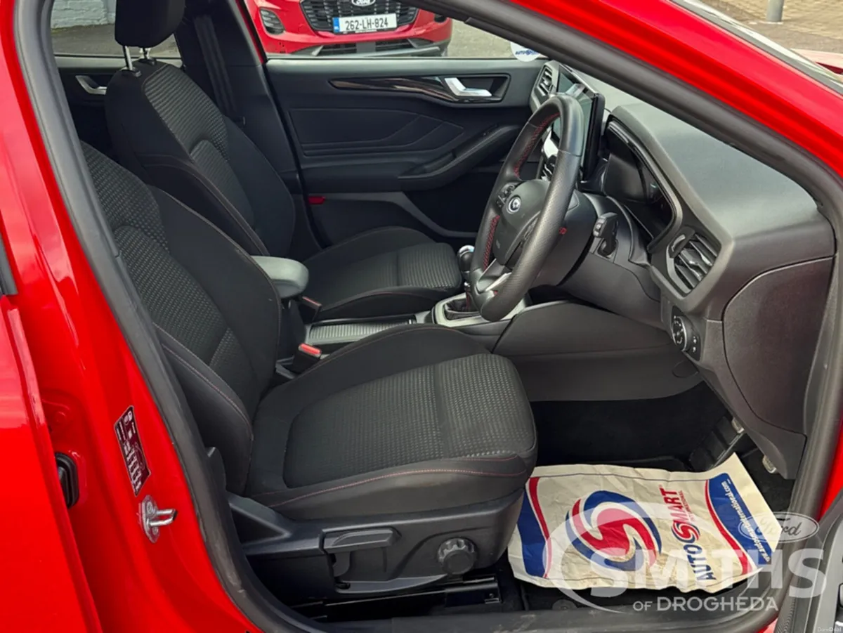 Ford Focus ST-LINE 1.0L ECOBOOST MHEV - Image 4