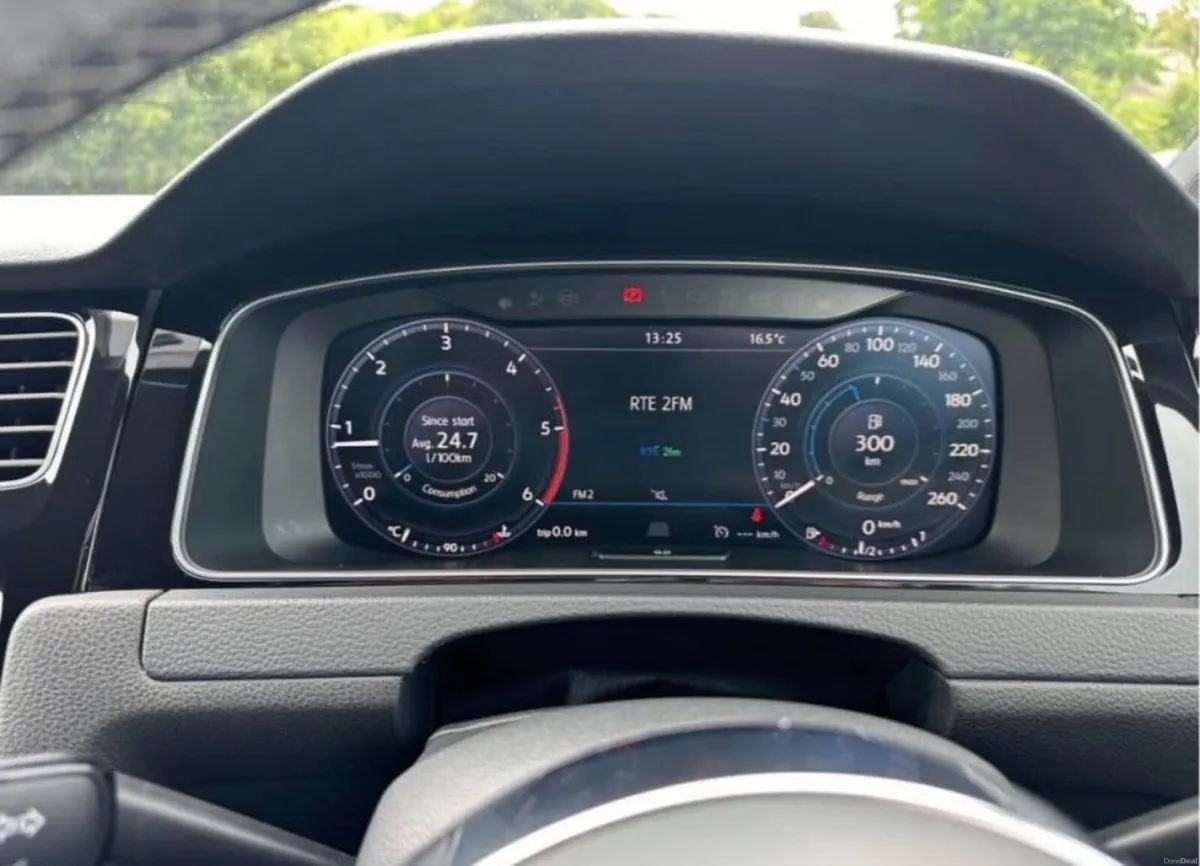 Volkswagen Golf 2017 - Image 2