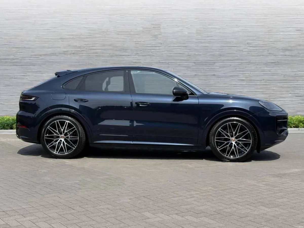 Porsche Cayenne Coupe Low Km - Image 3