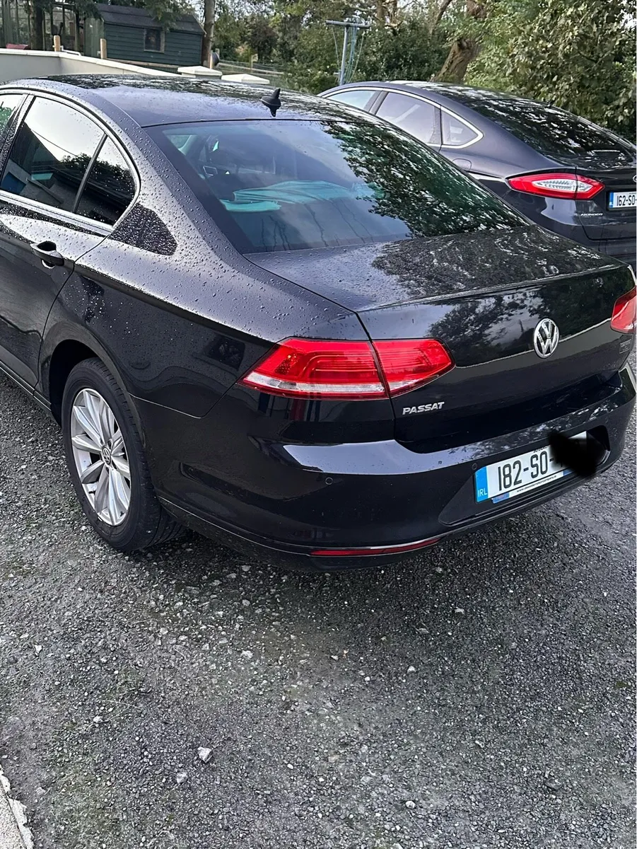 182 Volkswagen Passat - Image 2