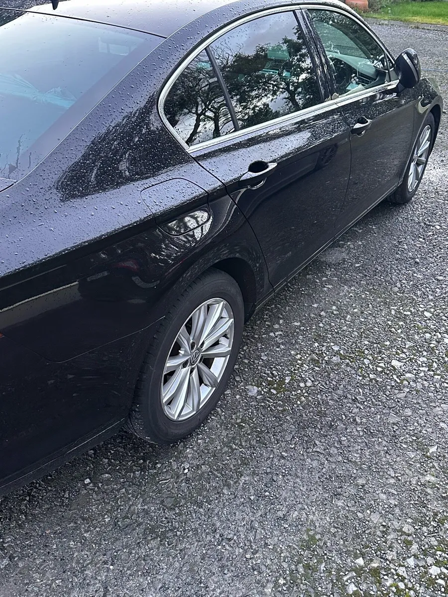 182 Volkswagen Passat - Image 3