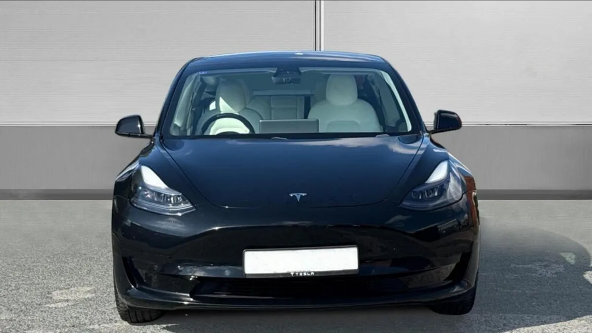 Tesla Model 3 White Interior - Image 4