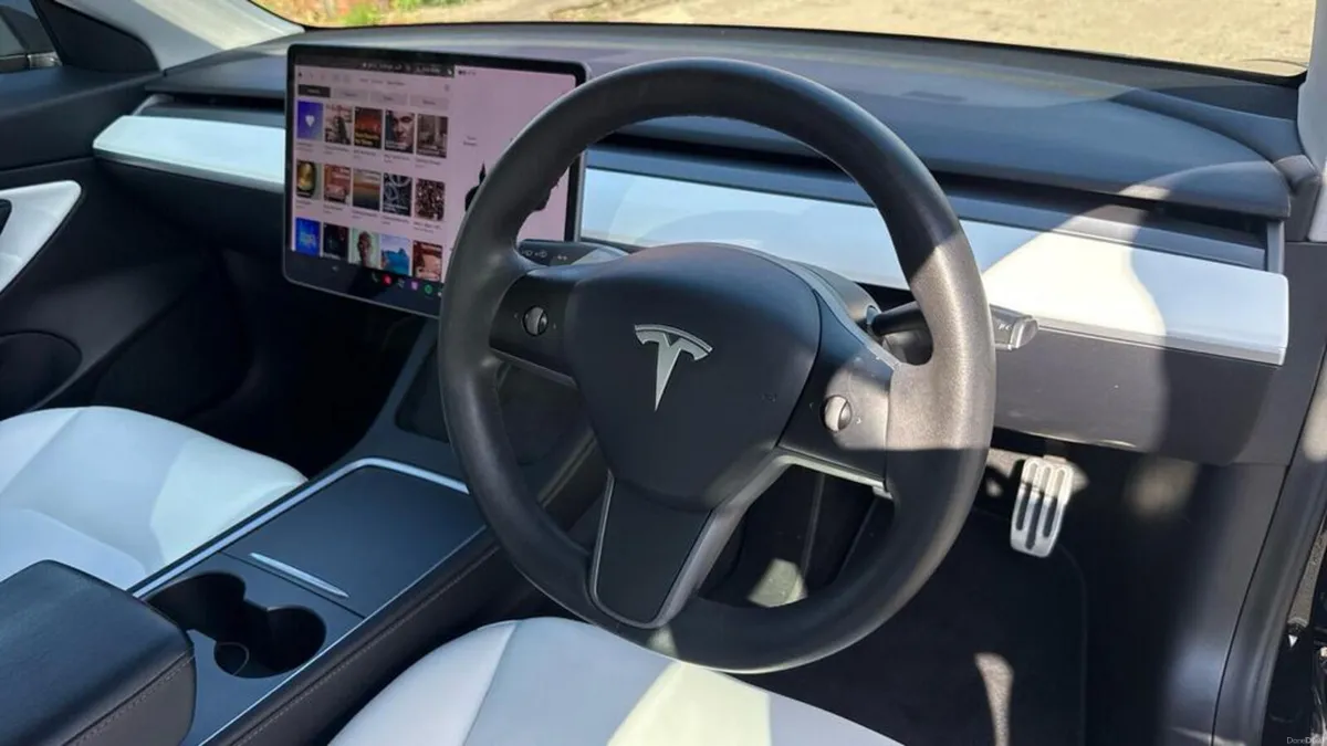 Tesla Model 3 White Interior - Image 6