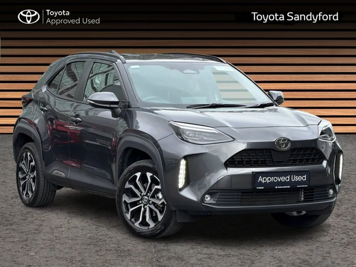 Toyota Yaris Cross LUNA SPORT // REAR CAMERA // SM - Image 1