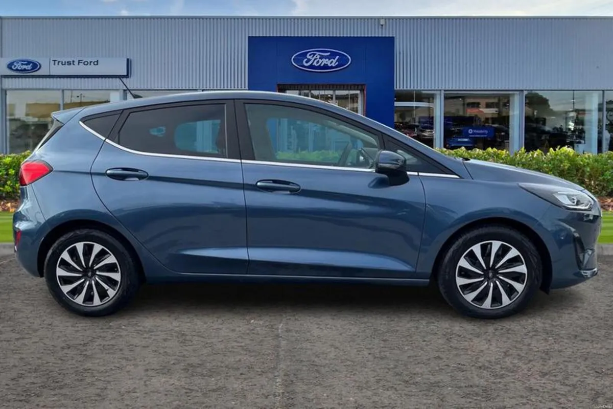 Ford Fiesta 1.0 EcoBoost Hybrid mHEV 125 Titanium - Image 3