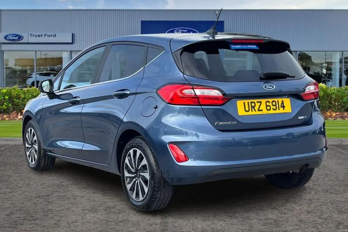 Ford Fiesta 1.0 EcoBoost Hybrid mHEV 125 Titanium - Image 2