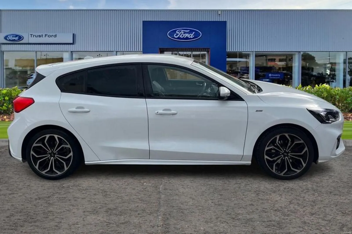Ford Focus 1.0 EcoBoost 125 ST-Line X 5dr - Image 3