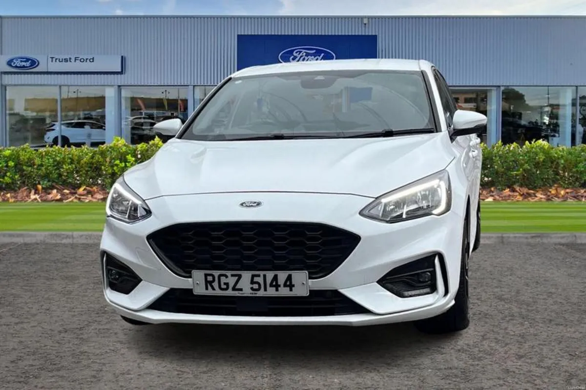 Ford Focus 1.0 EcoBoost 125 ST-Line X 5dr - Image 5