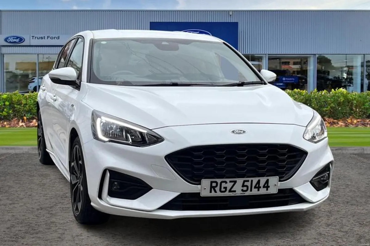 Ford Focus 1.0 EcoBoost 125 ST-Line X 5dr - Image 1