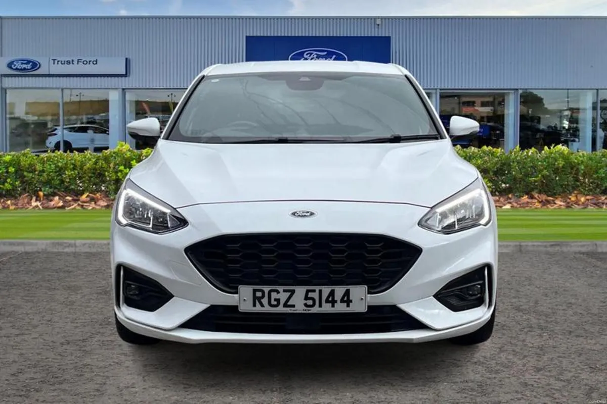 Ford Focus 1.0 EcoBoost 125 ST-Line X 5dr - Image 6