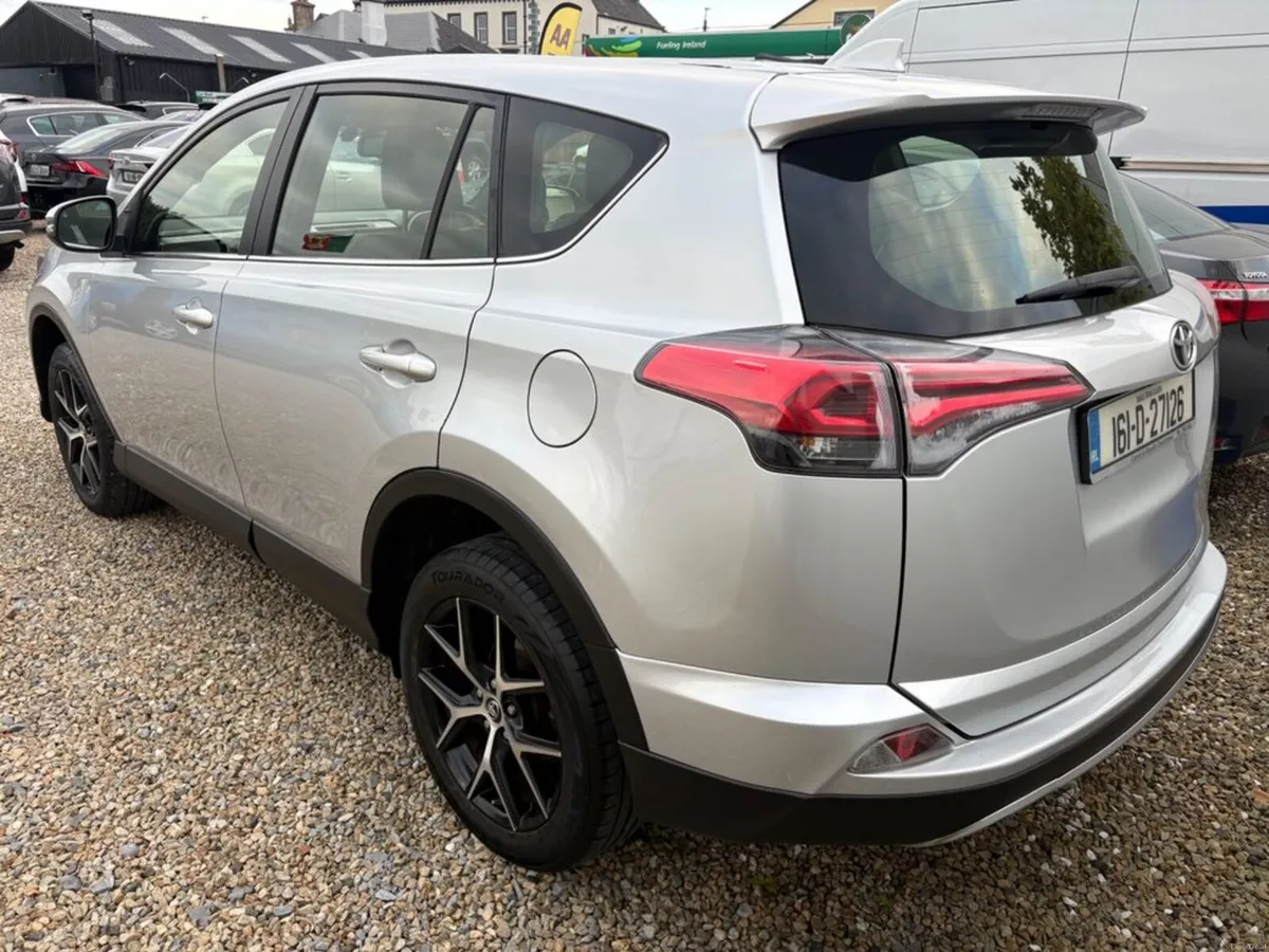 Toyota RAV4 2.0 D 143 Luna Sport - Image 5