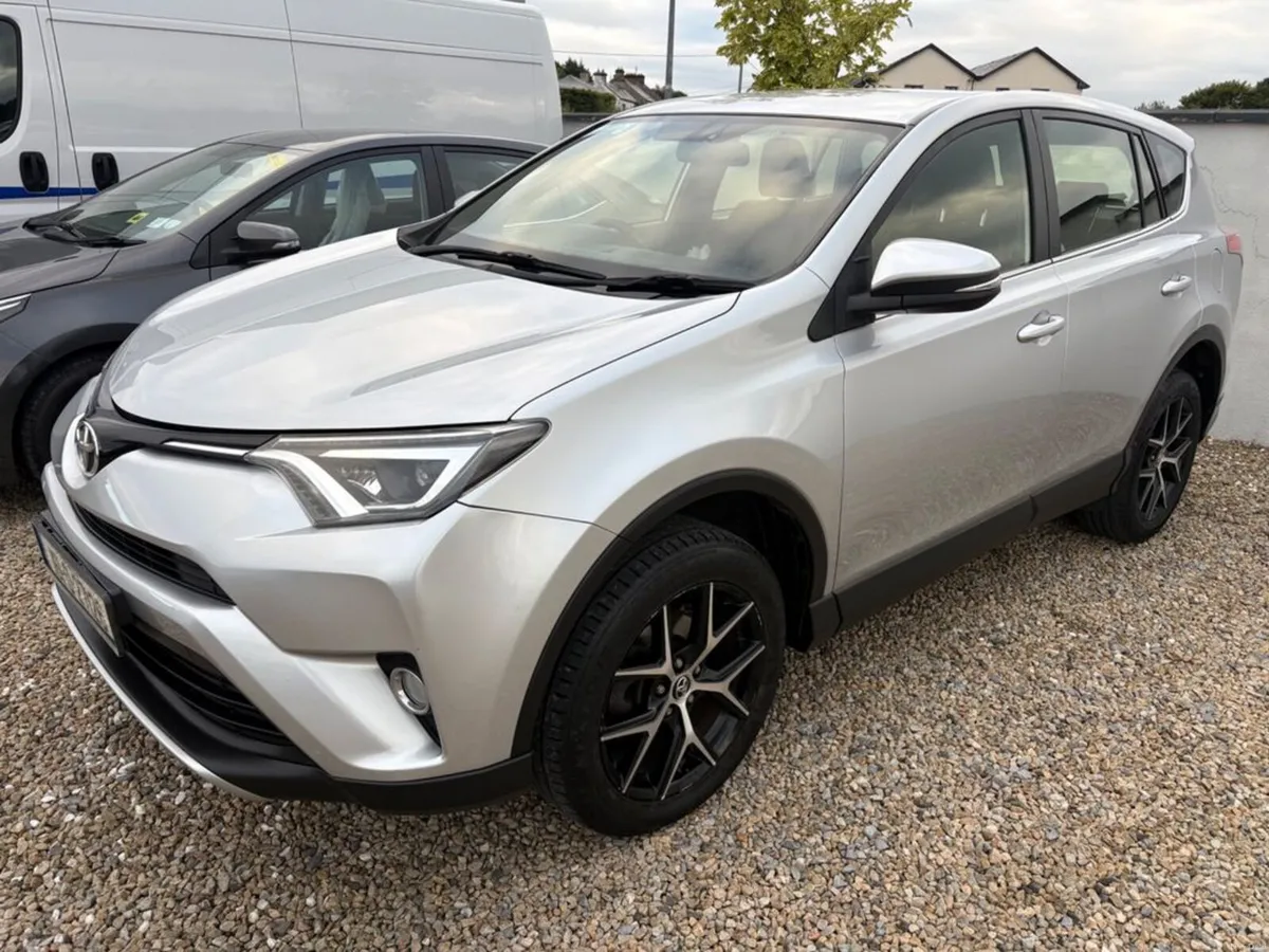 Toyota RAV4 2.0 D 143 Luna Sport - Image 6