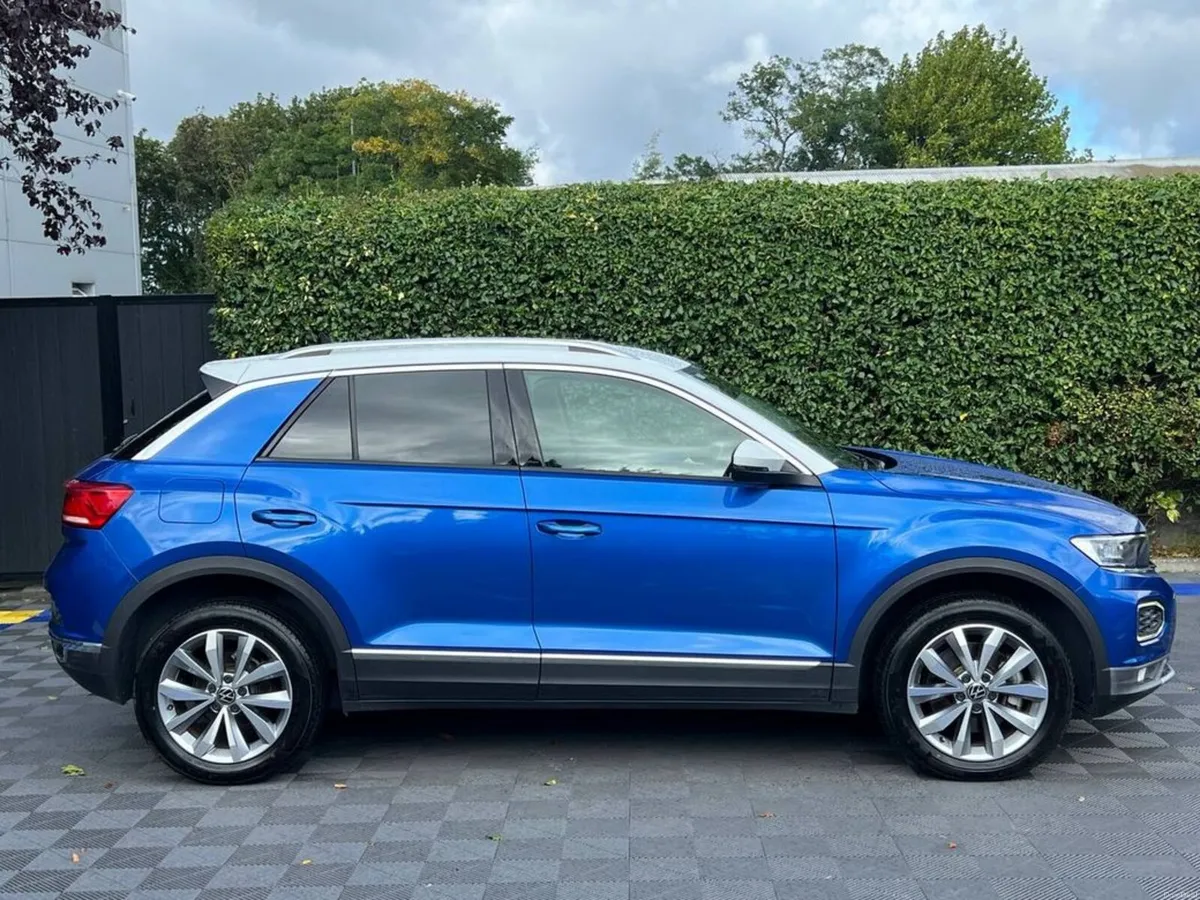 Volkswagen T-Roc STYLE 2.0 TDI AUTO // LOW MILEAGE - Image 2