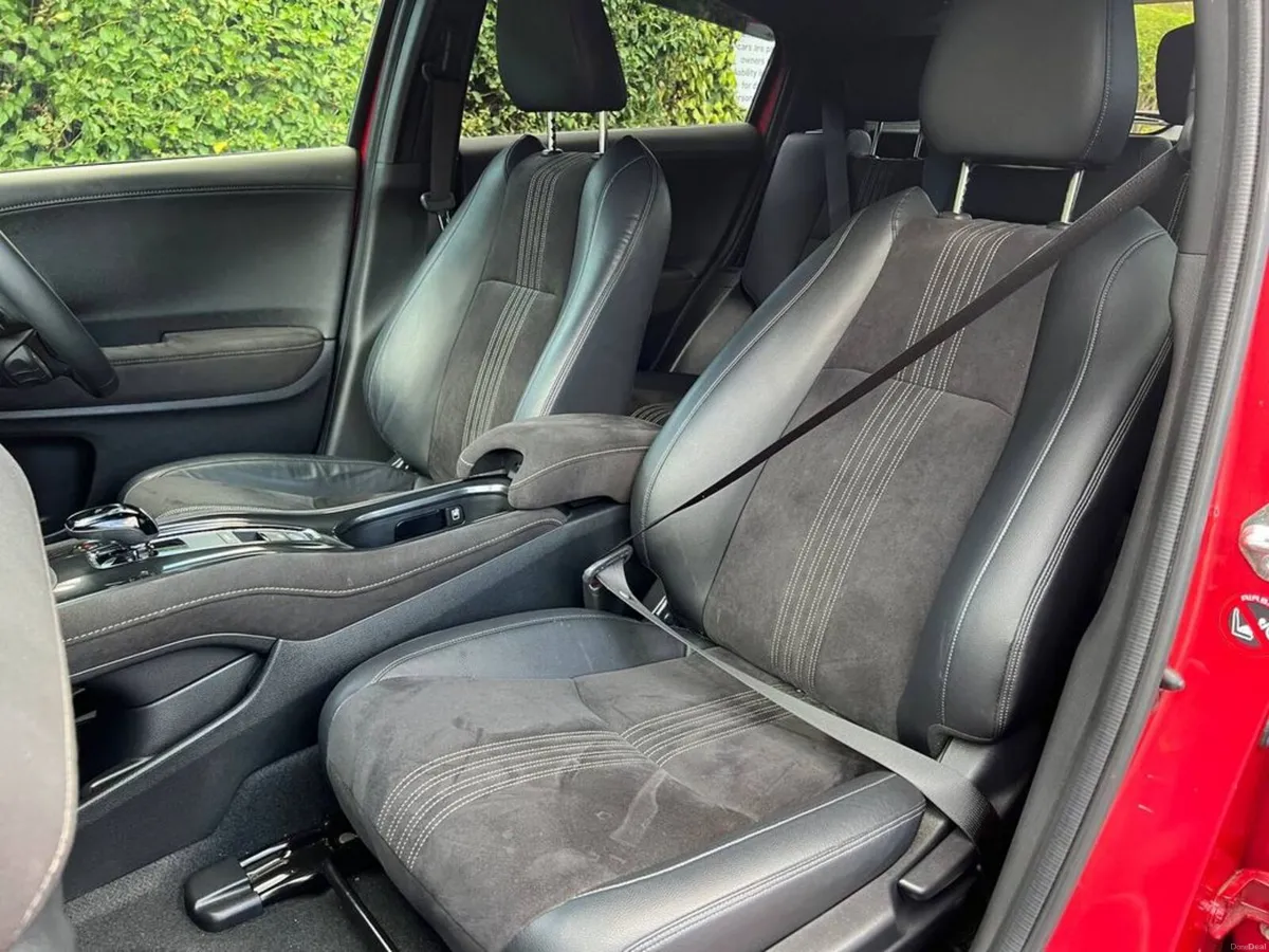 Honda Vezel RS 1.5 HYBRID AUTO // LOW MILEAGE // R - Image 6
