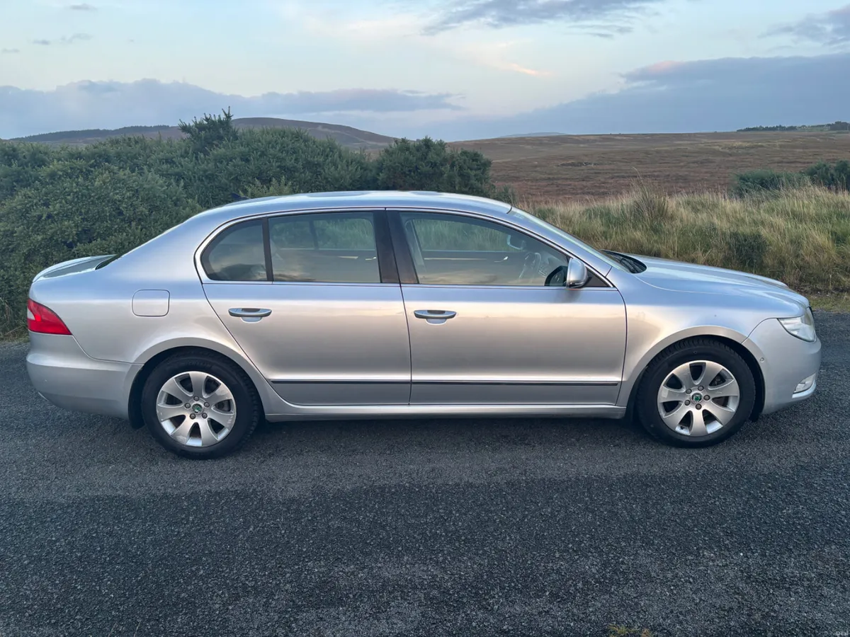 Skoda Superb 2011 Elegance - Image 3