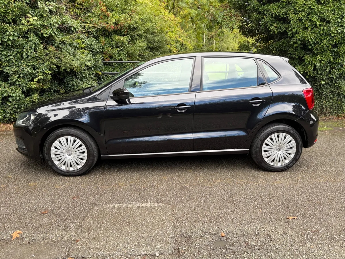Volkswagen Polo 2017 very low mileage - Image 3